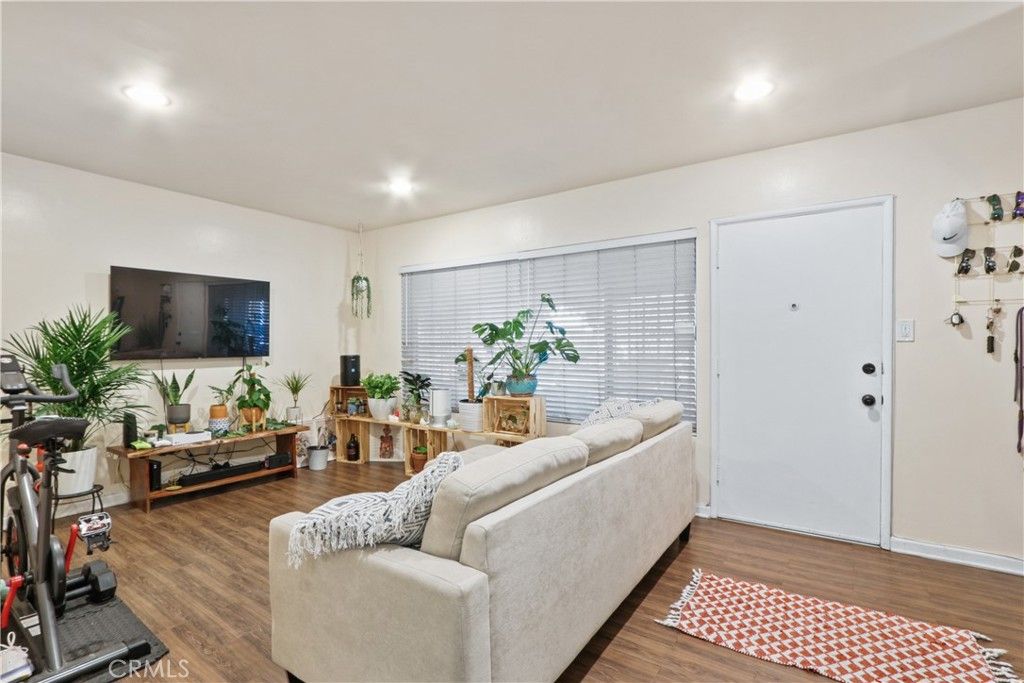 939 E Appleton Street 25, Long Beach, CA 90802