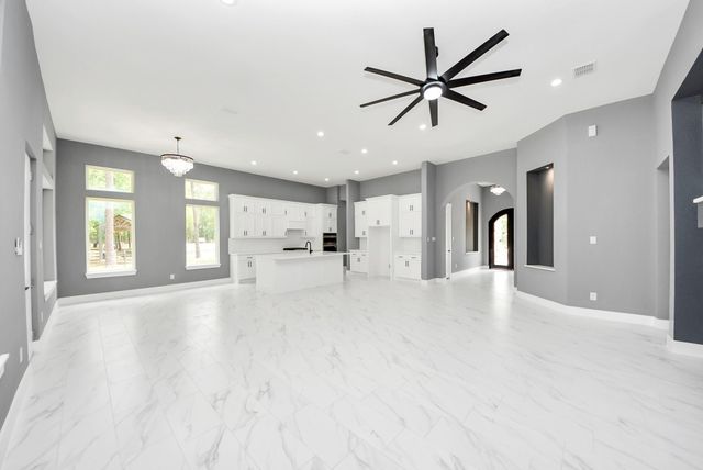 30 Road 66111, Dayton, TX 77535