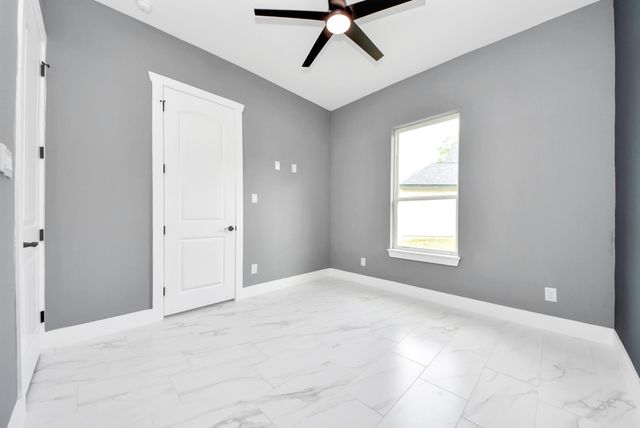 30 Road 66111, Dayton, TX 77535