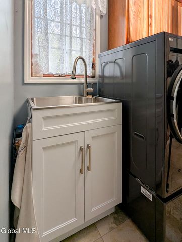 1309 PARTRIDGE Drive, Schodack, NY 12033