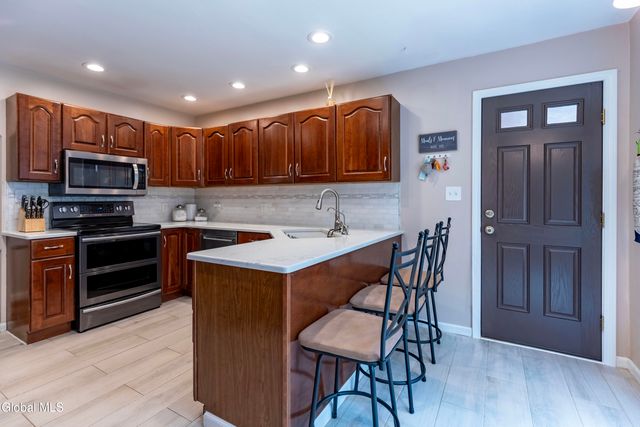 1309 PARTRIDGE Drive, Schodack, NY 12033