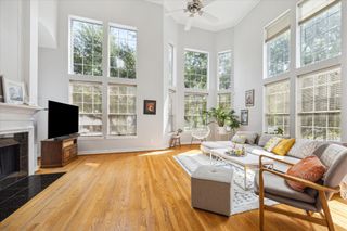 422 Mcgowen Street, Houston, TX 77006