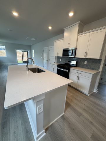 320 Apollo PVT Way, Gallatin, TN 37066