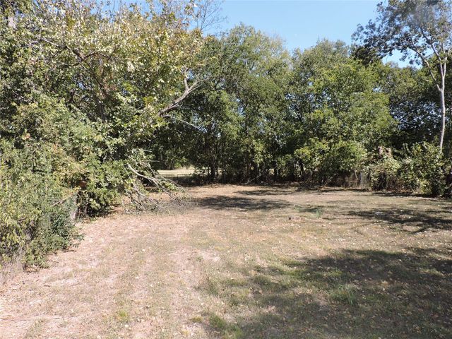 1612 N Anglin Street, Cleburne, TX 76031