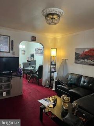 3330 CLAY ST NE, Washington, DC 20019