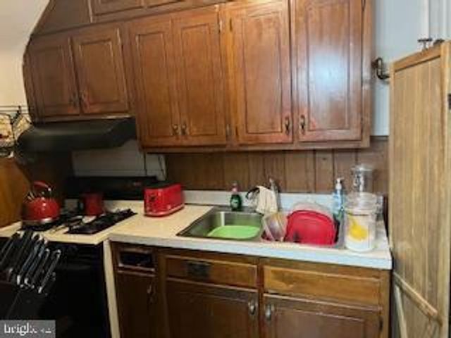 3330 CLAY ST NE, Washington, DC 20019