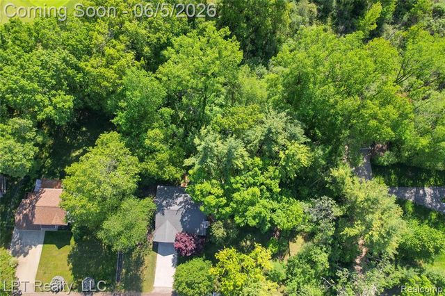 5236 Schlenker Road, Hamburg, MI 48139