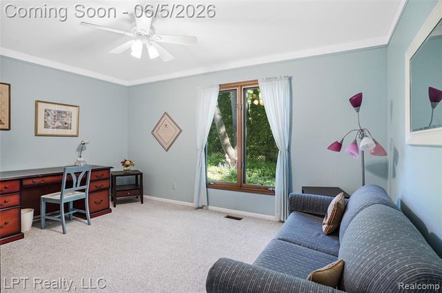 5236 Schlenker Road, Hamburg, MI 48139