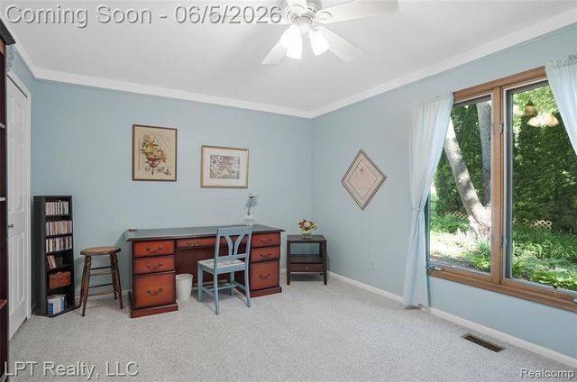 5236 Schlenker Road, Hamburg, MI 48139