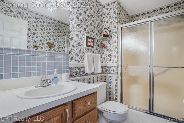5236 Schlenker Road, Hamburg, MI 48139