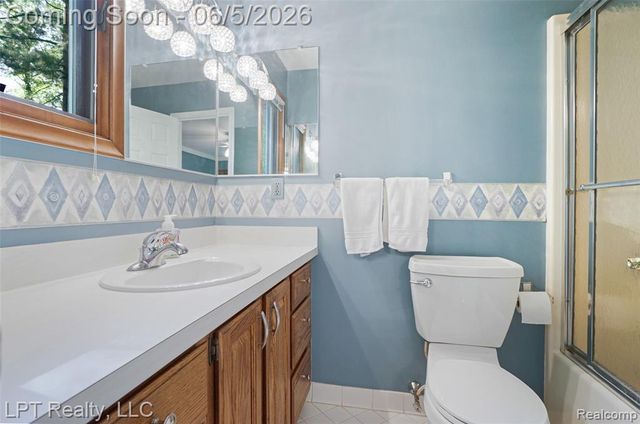 5236 Schlenker Road, Hamburg, MI 48139