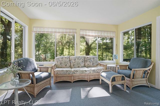 5236 Schlenker Road, Hamburg, MI 48139
