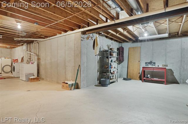 5236 Schlenker Road, Hamburg, MI 48139