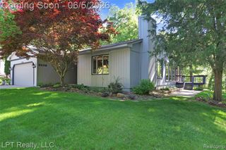5236 Schlenker Road, Hamburg, MI 48139