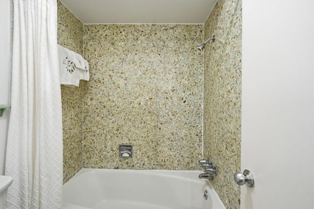 18319 Hereford Lane, Houston, TX 77058