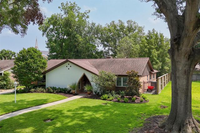 18319 Hereford Lane, Houston, TX 77058