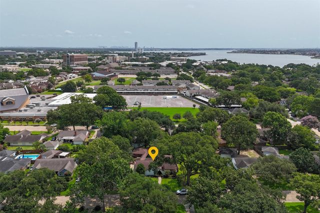 18319 Hereford Lane, Houston, TX 77058
