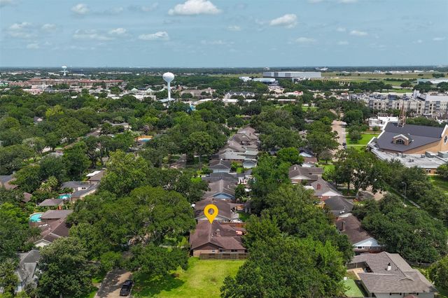 18319 Hereford Lane, Houston, TX 77058