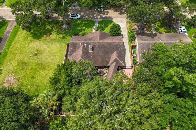 18319 Hereford Lane, Houston, TX 77058