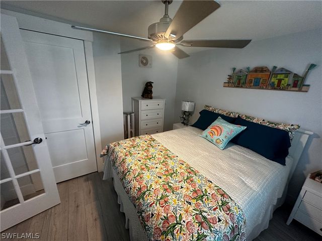 170 Pine Key LN 13, Naples, FL 34114