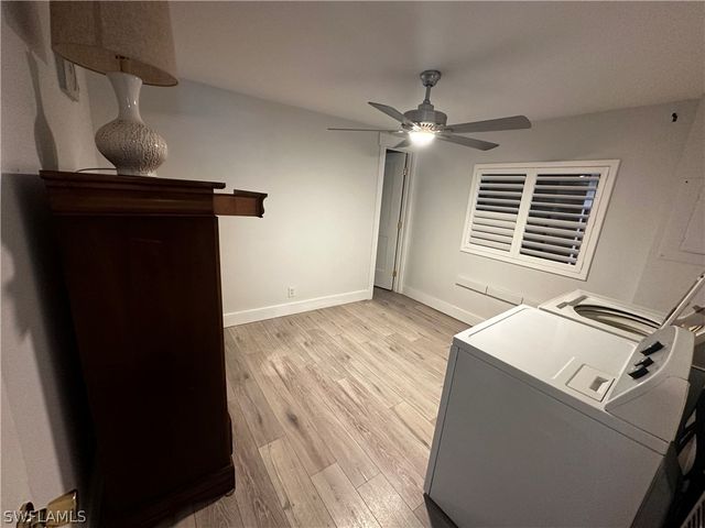 170 Pine Key LN 13, Naples, FL 34114