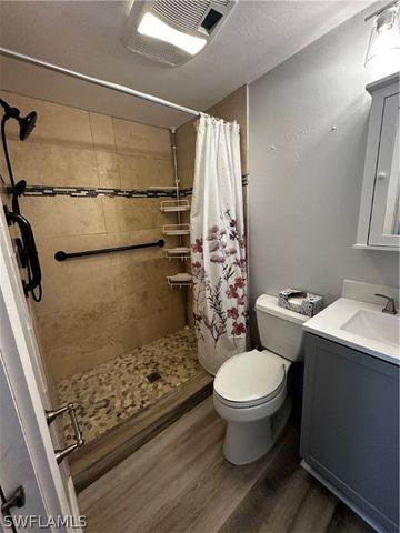 170 Pine Key LN 13, Naples, FL 34114