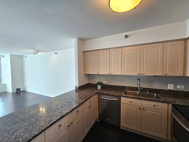 512 N MCCLURG Court 1906, Chicago, IL 60611