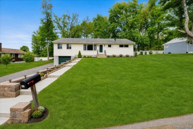 12 Elizabeth Lane, New Windsor, NY 12553
