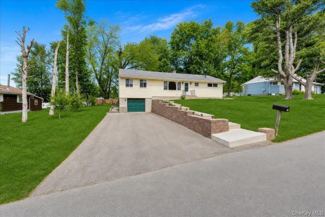 12 Elizabeth Lane, New Windsor, NY 12553