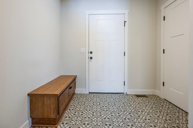 1660 Squirrel Way, New Richmond, WI 54017