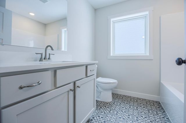 1660 Squirrel Way, New Richmond, WI 54017