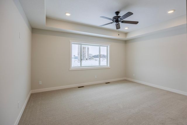 1660 Squirrel Way, New Richmond, WI 54017