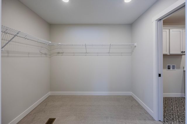 1660 Squirrel Way, New Richmond, WI 54017