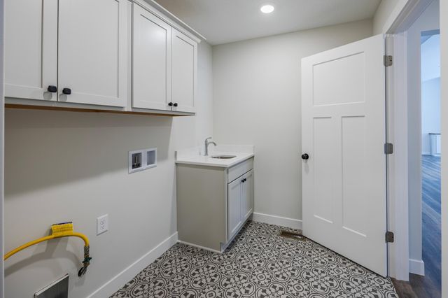 1660 Squirrel Way, New Richmond, WI 54017