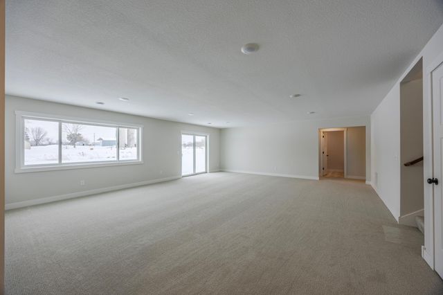 1660 Squirrel Way, New Richmond, WI 54017