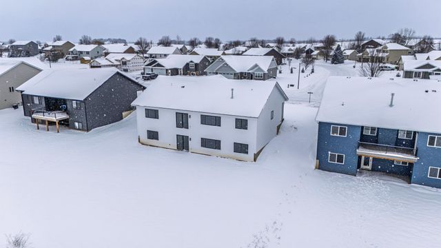 1660 Squirrel Way, New Richmond, WI 54017