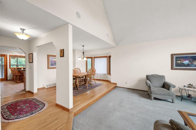 240 Cottonwood Drive, Vadnais Heights, MN 55127