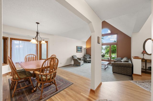 240 Cottonwood Drive, Vadnais Heights, MN 55127