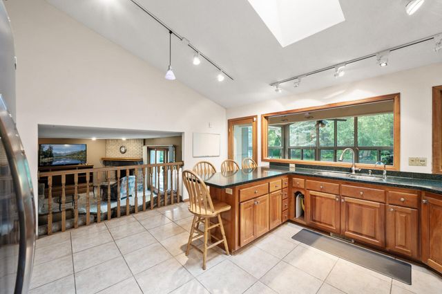 240 Cottonwood Drive, Vadnais Heights, MN 55127