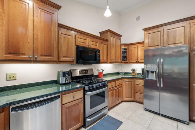 240 Cottonwood Drive, Vadnais Heights, MN 55127