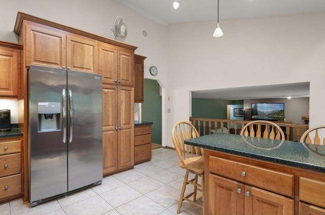 240 Cottonwood Drive, Vadnais Heights, MN 55127