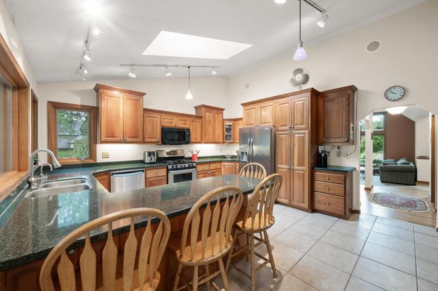 240 Cottonwood Drive, Vadnais Heights, MN 55127