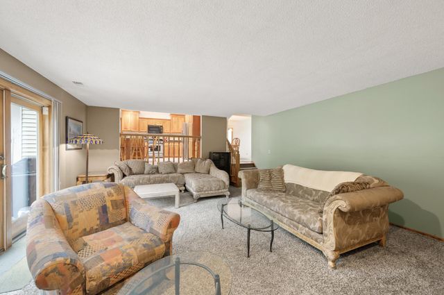 240 Cottonwood Drive, Vadnais Heights, MN 55127