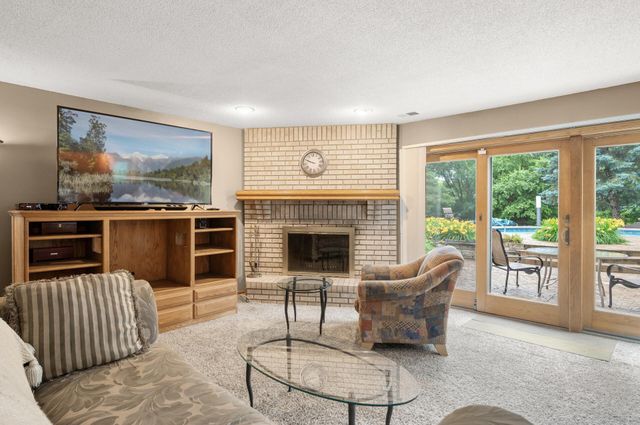 240 Cottonwood Drive, Vadnais Heights, MN 55127