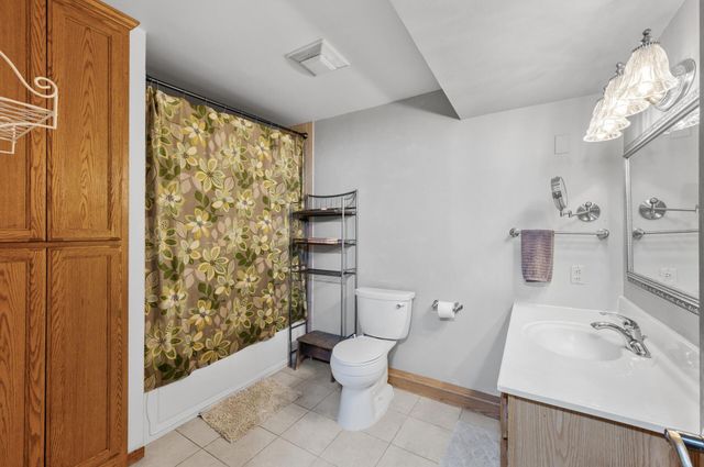 240 Cottonwood Drive, Vadnais Heights, MN 55127