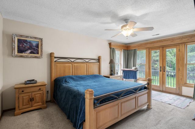 240 Cottonwood Drive, Vadnais Heights, MN 55127