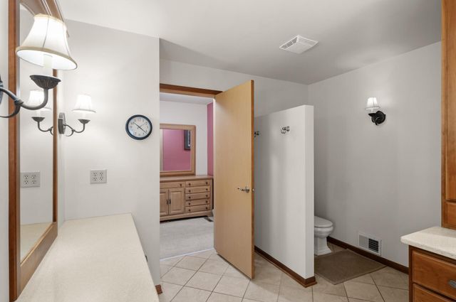 240 Cottonwood Drive, Vadnais Heights, MN 55127