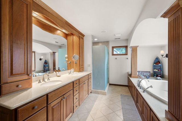 240 Cottonwood Drive, Vadnais Heights, MN 55127