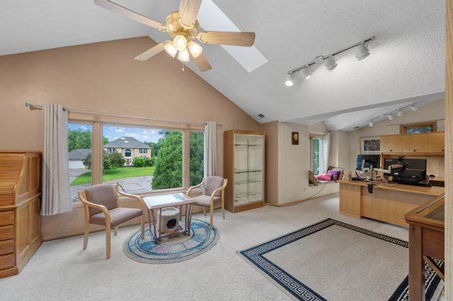 240 Cottonwood Drive, Vadnais Heights, MN 55127