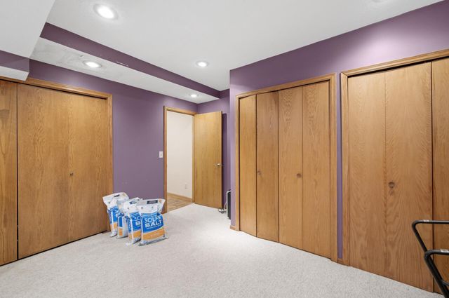 240 Cottonwood Drive, Vadnais Heights, MN 55127